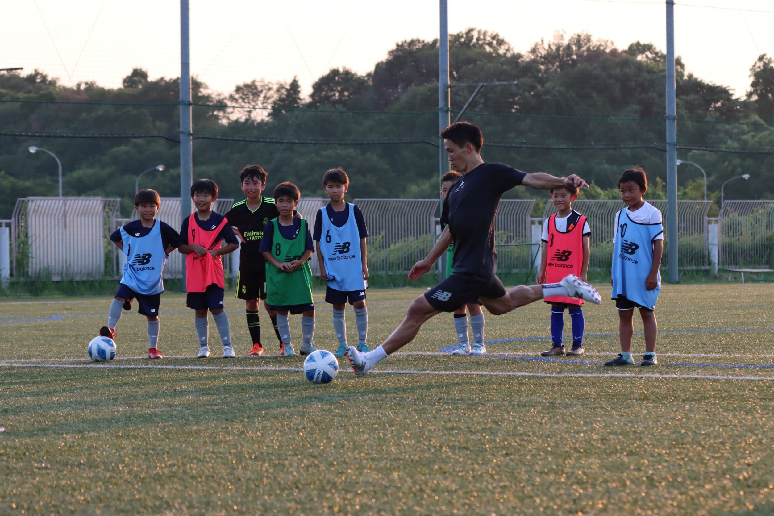 シュートする写真